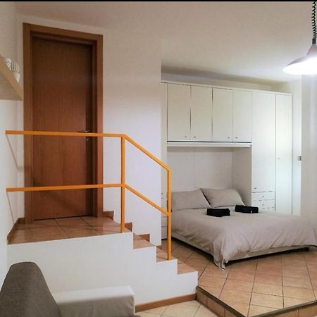 Farolfi Apartments Carracci Болонья Екстер'єр фото